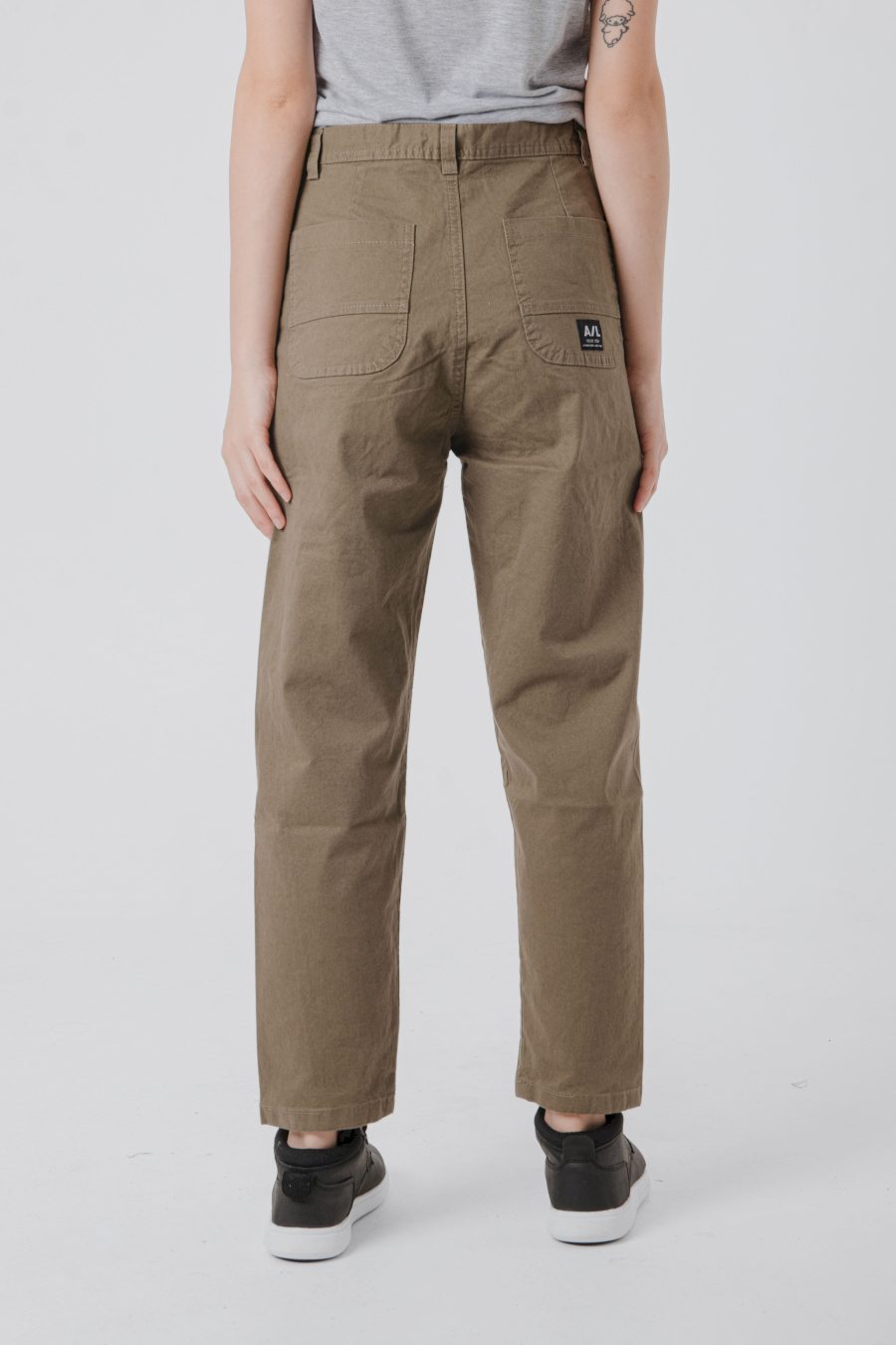 PANTALÓN CHINO